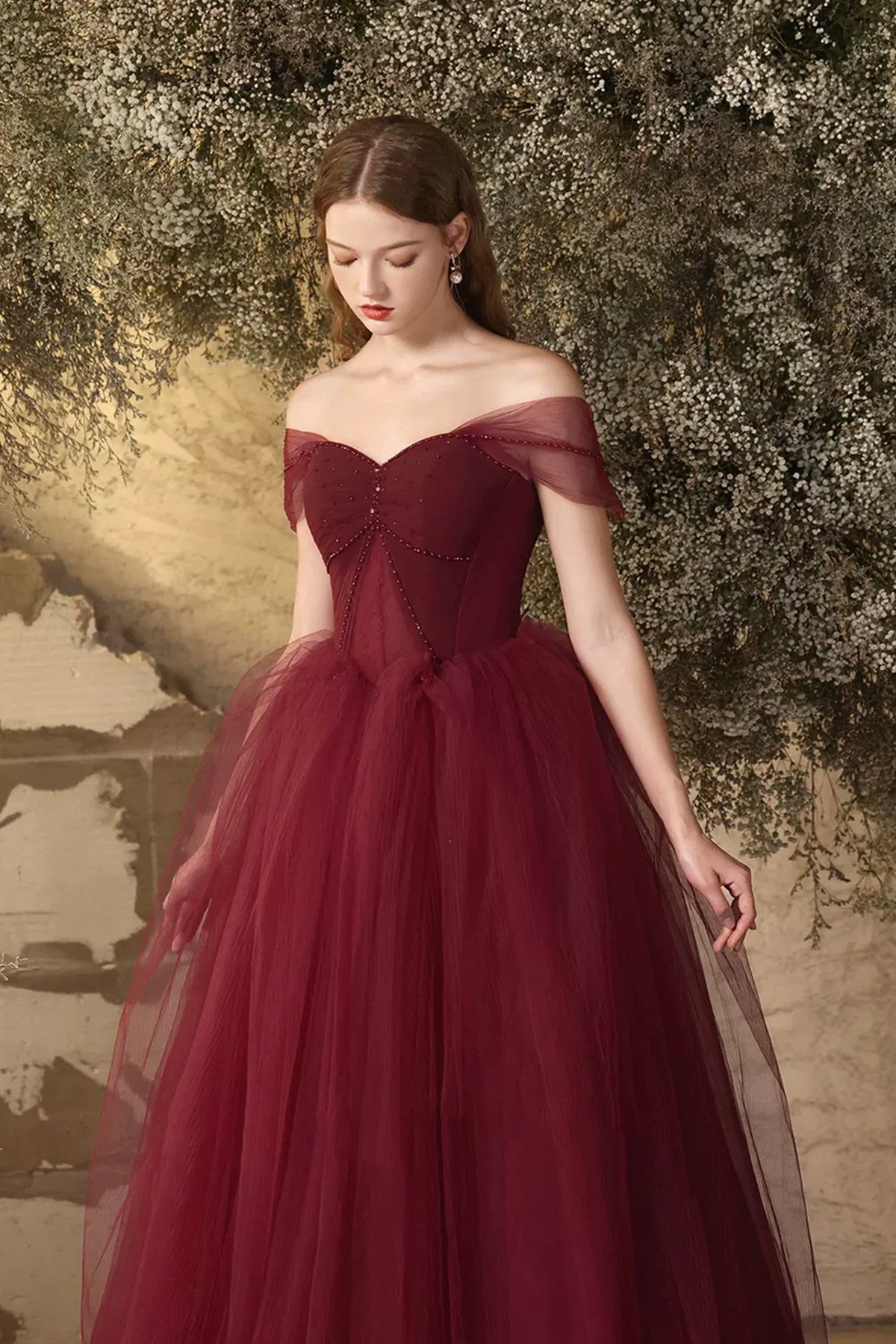 Burgundy tulle prom dress deals