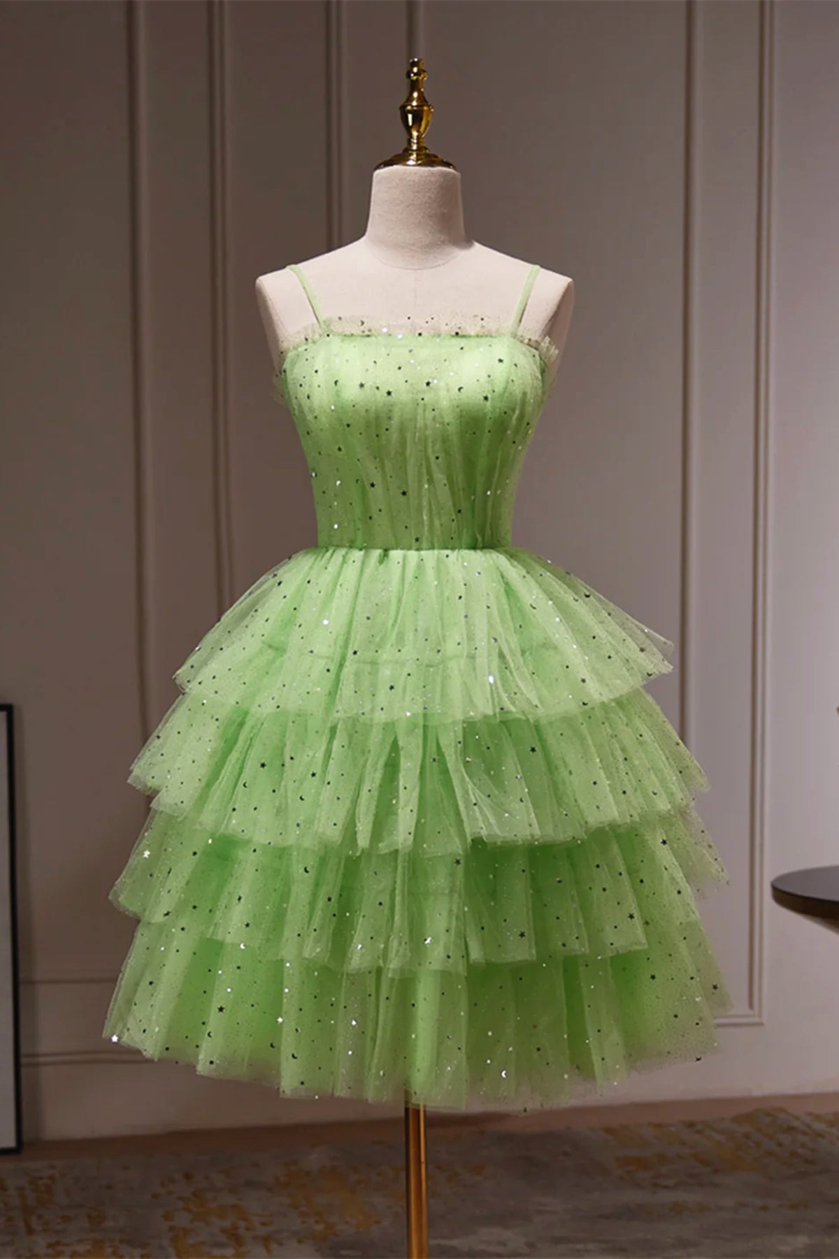 short green graduation dresses Sweetheart Neck Green Satin Short Prom Dresses, Green Short Homecoming Dresses, Short Green Formal Evening Graduation Dresses