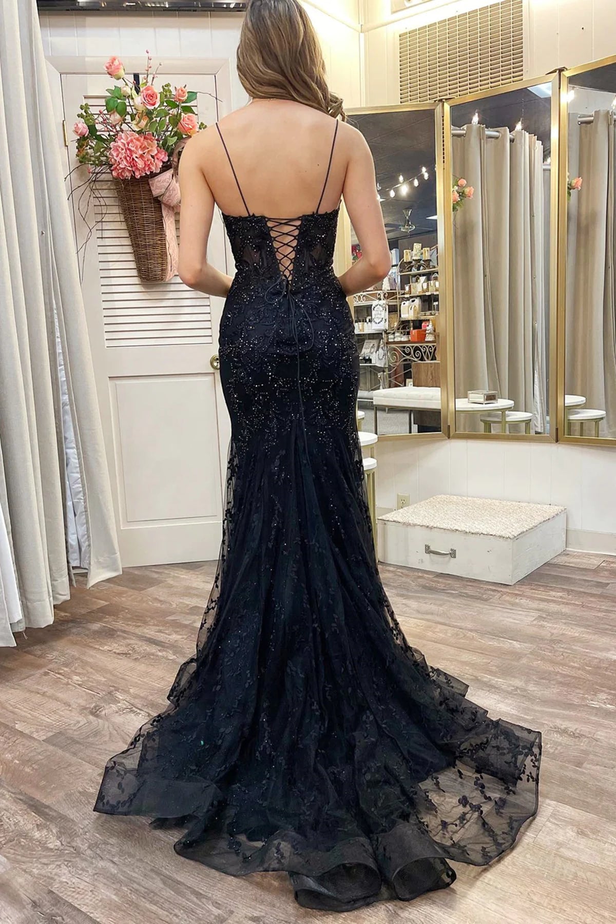 fitted lace wedding dress Black Long Mermaid V-neck Appliques Lace Sequined Open Back Prom Dress main image 0