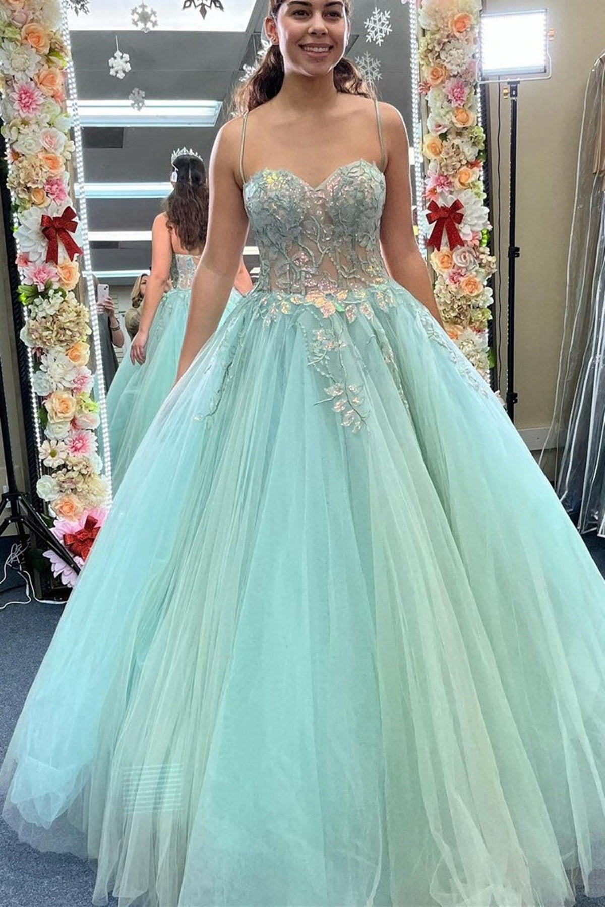 Sweetheart Neck Mint Green Tulle Lace Applique Long Prom Dresses