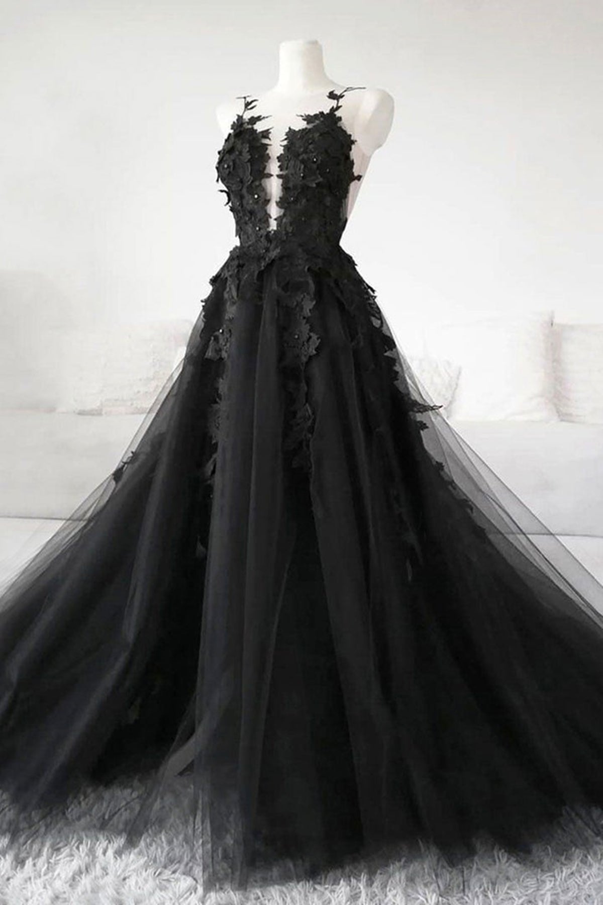 V Neck Open Back Black Tulle Lace Floral Long Prom Dresses, Black Lace Formal Evening Dresses with Appliques EP1688
